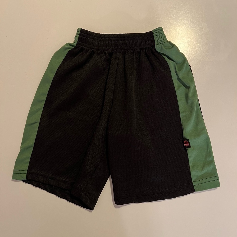 Bundle of 2 small kids shirts and 3 small kids athletic shorts - Picture 6 of 16